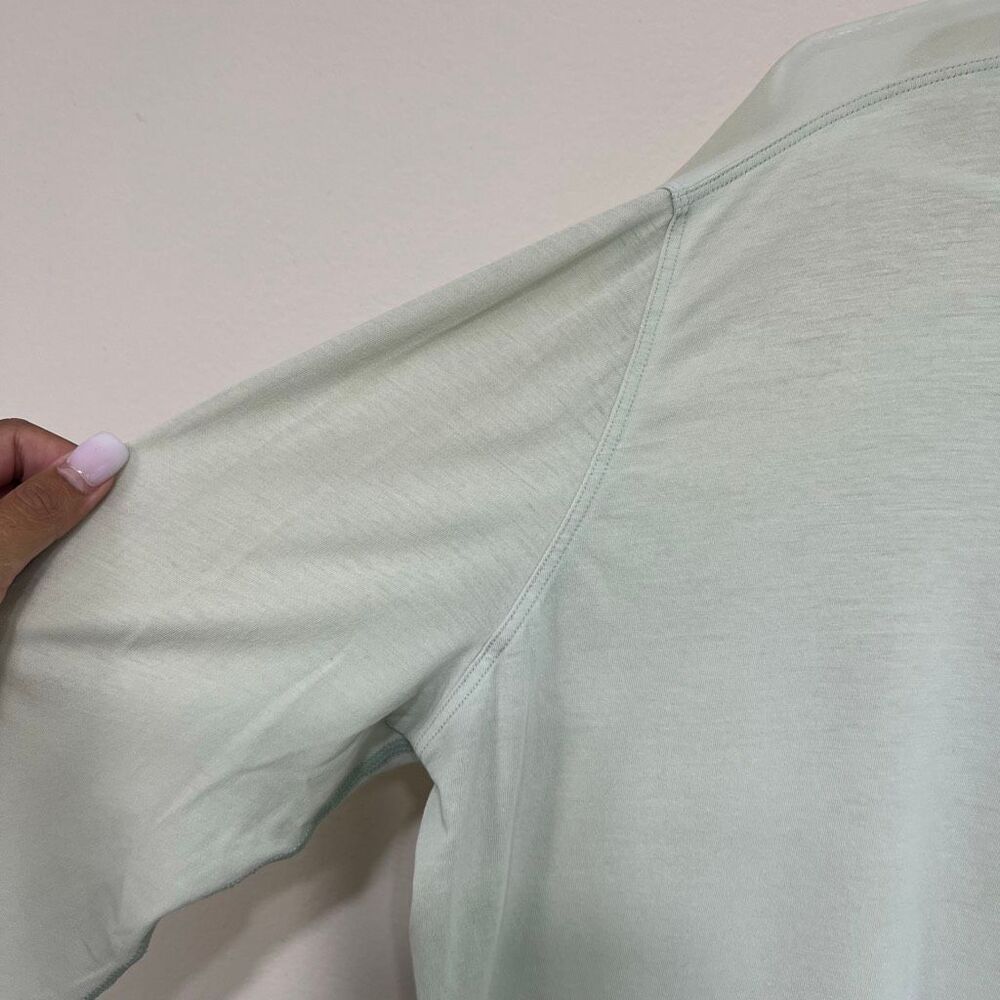 Lululemon Mint Green Back in Action Long Sleeve Shirt 6 Women - Picture 3 of 7
